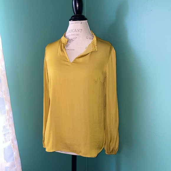 New with Tags Ann Taylor LOFT Blouse - Picture 3 of 4